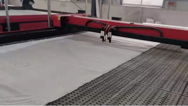 加工滤袋时筛网是怎么裁切的？【旭瑞网业】